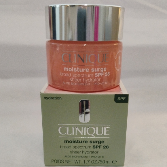 Clinique Moisture Surge SPF 28 Sheer Hydrator/Moisturizer 1.7 Oz NWT - Picture 2 of 3